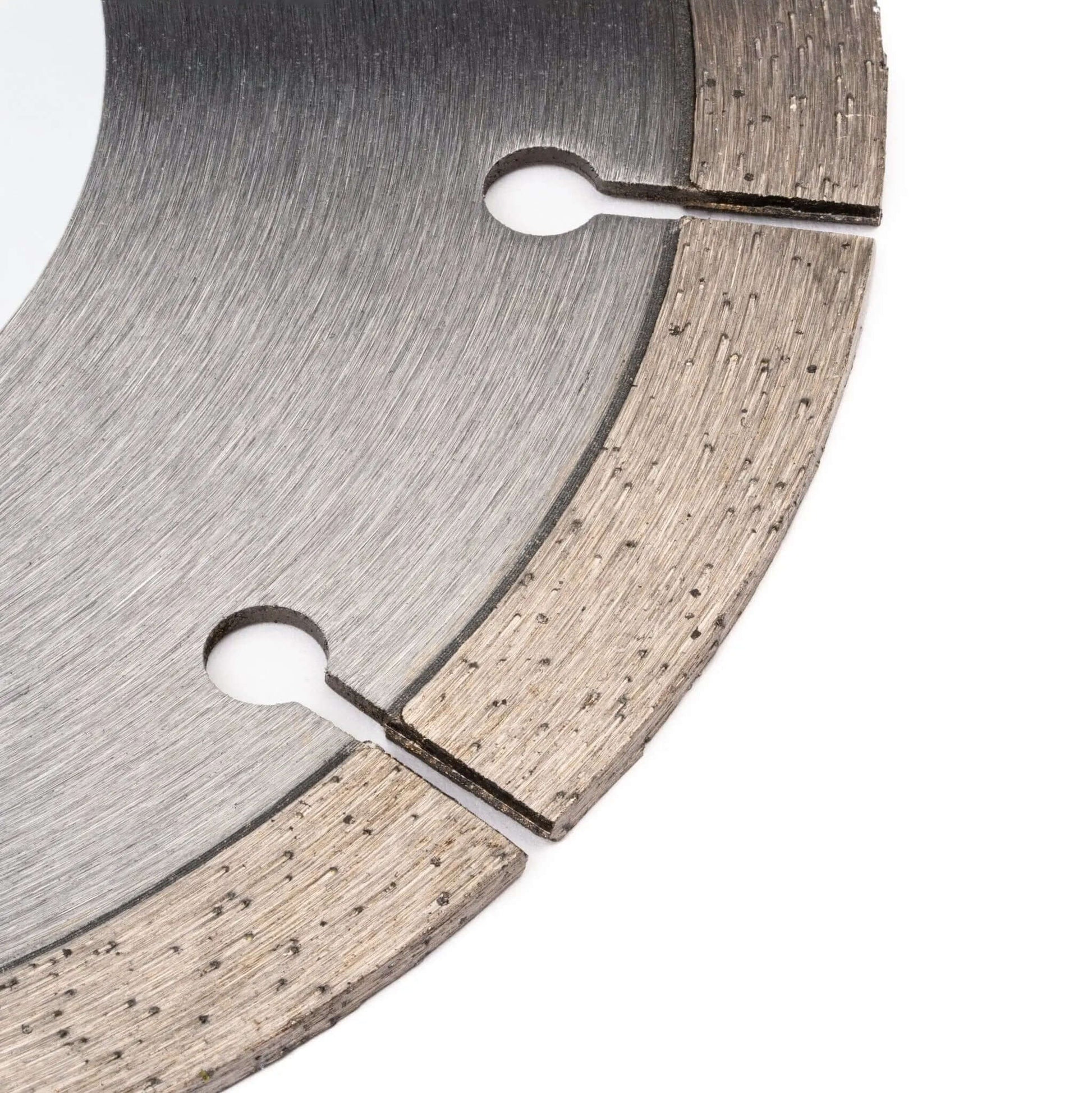 Detailansicht einer Diamantscheibe 150 mm, ideal für Beton, Mauerwerk und Naturstein. Hochwertige Schneidleistung.